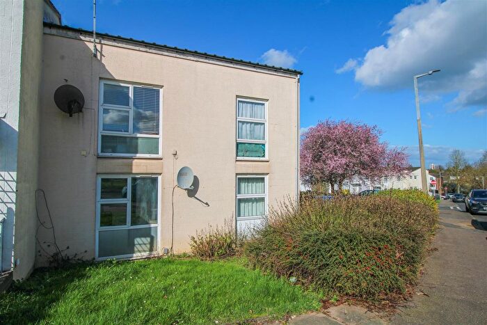 1 Bedroom Flat For Sale In Milwards, Harlow, CM19