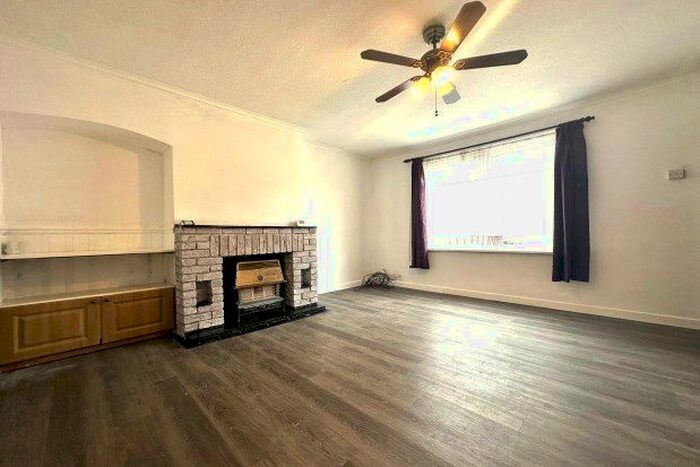 3 Bedroom Terraced House To Rent In Broom Hall Crescent, Birmingham, B27