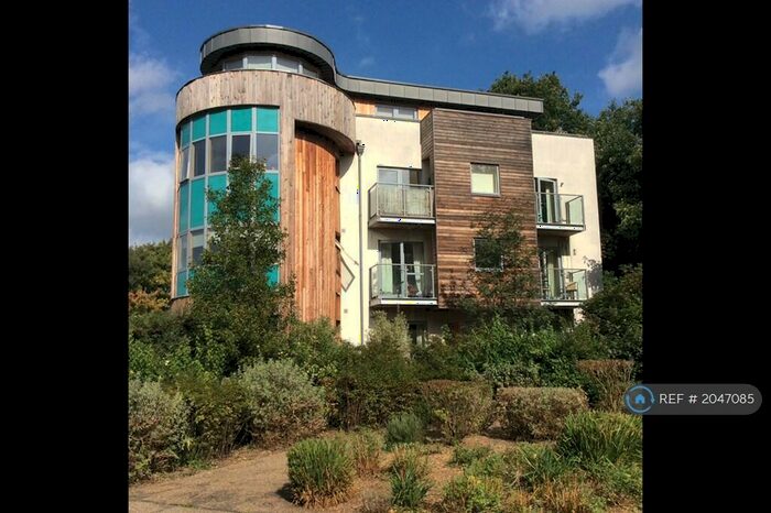 2 Bedroom Flat To Rent In Park View, Lewisham, SE13