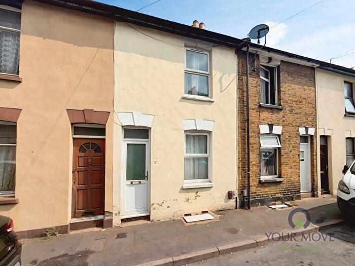 2 Bedroom Terraced House To Rent In East Street, Gillingham, Kent, ME7