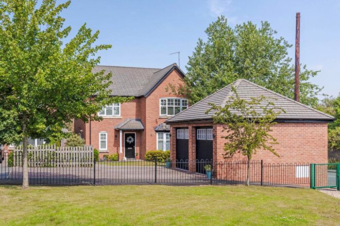 4 Bedroom Detached House For Sale In Georges Place, Beeston, CW6