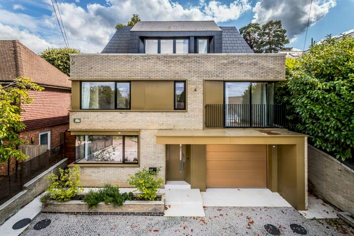 5 Bedroom Detached House To Rent In St. James's Road, Sevenoaks, TN13