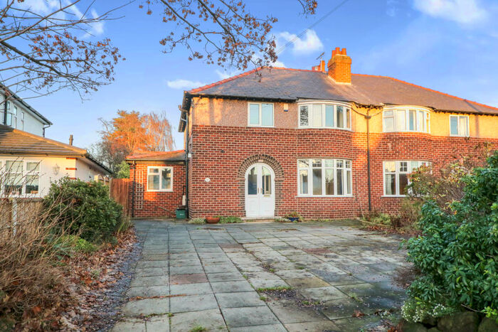 4 Bedroom Semi-Detached House To Rent In Great Boughton, CH3