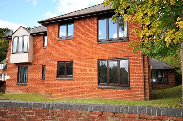 2 Bedroom Flat To Rent In St James Terrace, Farnham, GU9