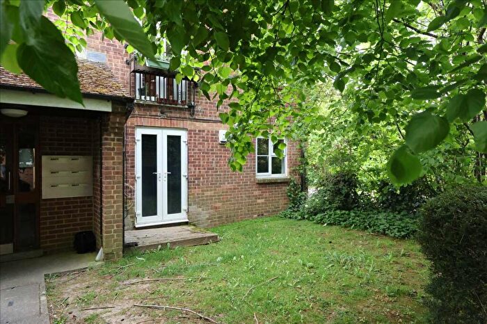2 Bedroom Apartment For Sale In Boveney Close, Cippenham, SL1