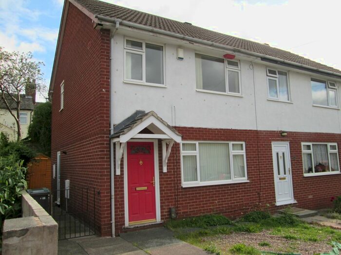 3 Bedroom Town House To Rent In Bilton Street, Stoke-On-Trent, Staffordshire, ST4