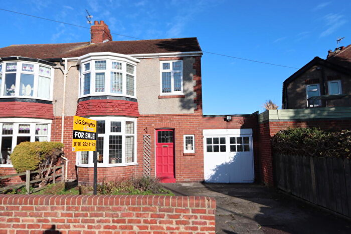 3 Bedroom Semi-Detached House For Sale In Westfield Avenue, Monkseaton, Tyne & Wear, NE25