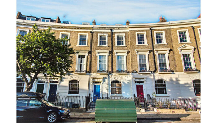 2 Bedroom Maisonette For Sale In Flat C, Thornhill Crescent, Islington, London, N1