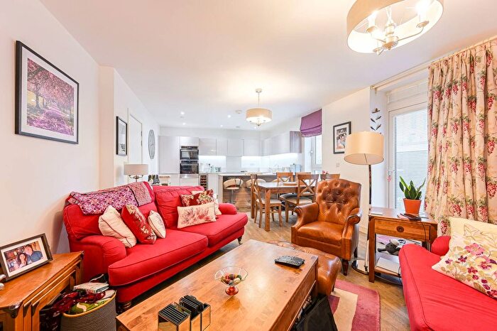 3 Bedroom Flat For Sale In Cable Walk, Greenwich, London, SE10