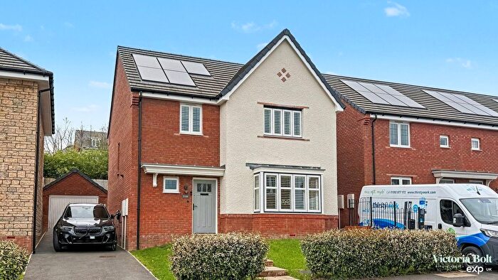 4 Bedroom Detached House For Sale In Cross Park, Filham, PL21