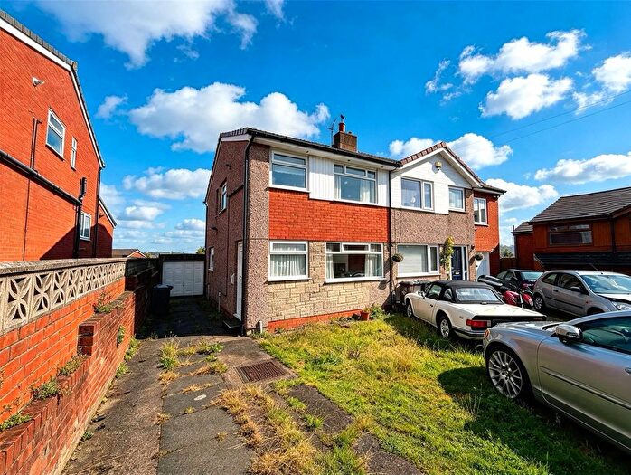 3 Bedroom Semi-detached House For Sale In Openshaw Drive, Blackburn, Lancashire, BB1