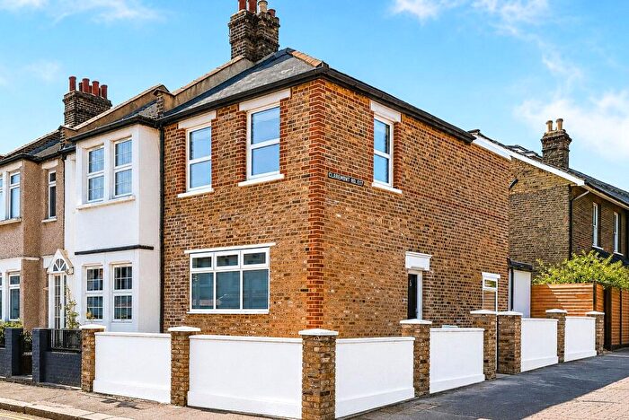 3 Bedroom End Of Terrace House For Sale In Oakfield Road, Walthamstow, London, E17