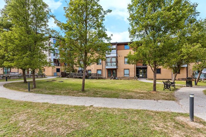 1 Bedroom Flat For Sale In Commonwealth Drive, Crawley, RH10