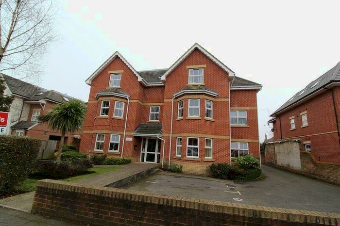 2 Bedroom Flat To Rent In Two Bedroom Flat - Charminster &#pcm - Available Th October, BH8