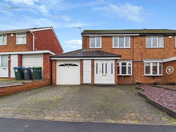 3 Bedroom Semi-Detached House For Sale In Abbotsford Avenue, Great Barr, B43