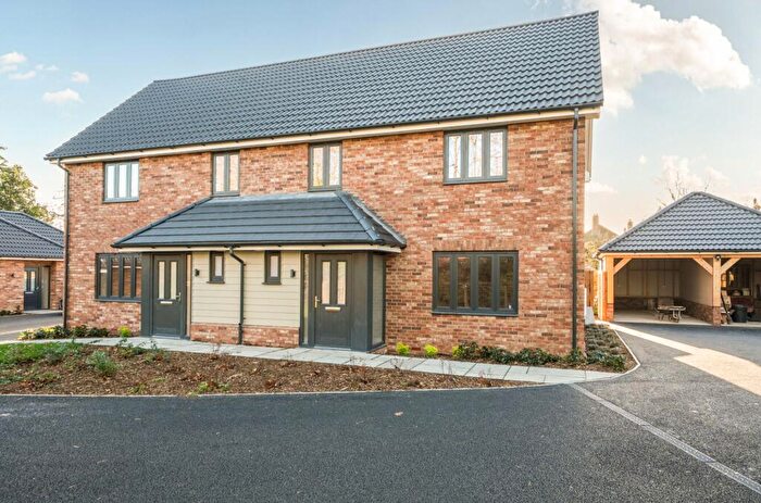 3 Bedroom Semi Detached House For Sale In Patternmaker Close, Thetford, IP24