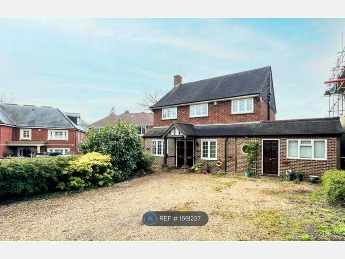 4 Bedroom Detached House To Rent In Burghley Avenue, New Malden, KT3