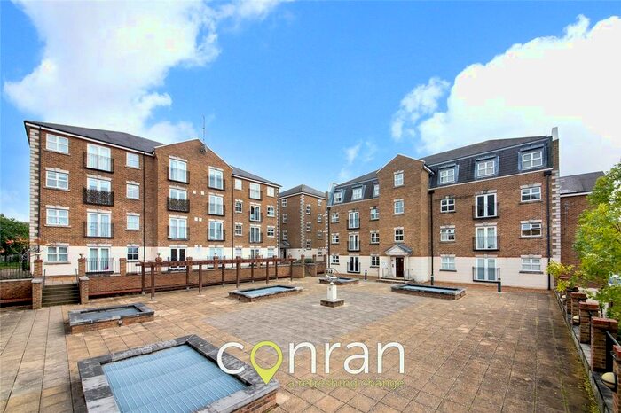 2 Bedroom Flat To Rent In Brook Square, Bell Street, Shooters Hill, SE18