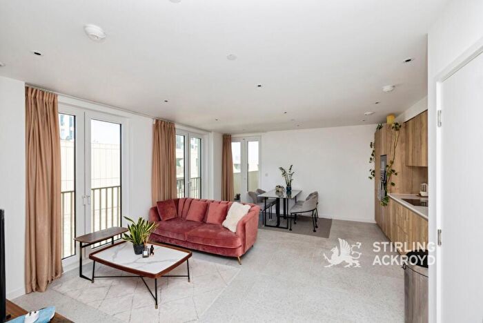 2 Bedroom Apartment To Rent In Sidney Street, London, E1