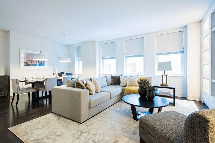 2 Bedroom Flat To Rent In Duke Street, London, W1K