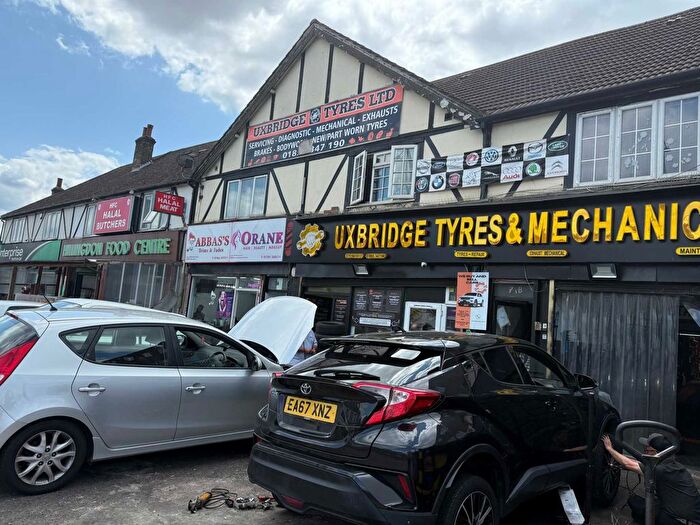 1 Bedroom Flat To Rent In Lees Parade, Uxbridge Road, UB10
