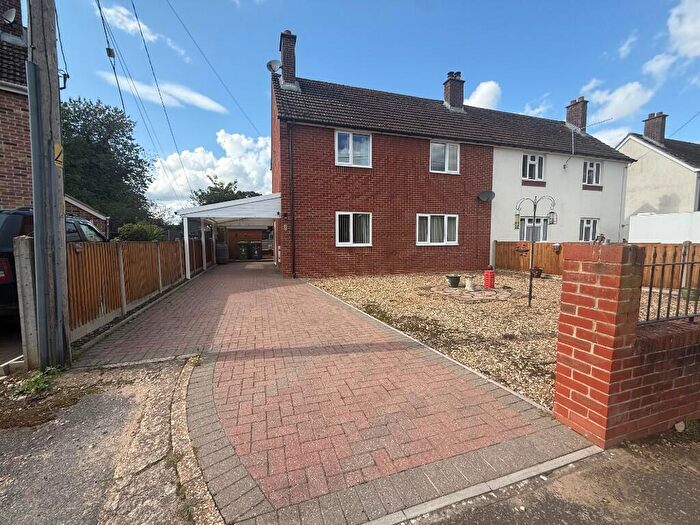 3 Bedroom Semi-Detached House For Sale In Tottington Road, Thompson, IP24