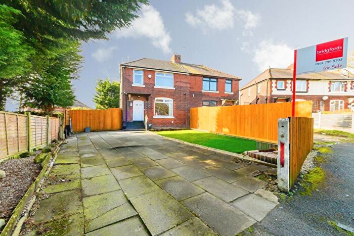 3 Bedroom Semi Detached House For Sale In Peel Drive, Little Hulton, Manchester, Greater Manchester, M38