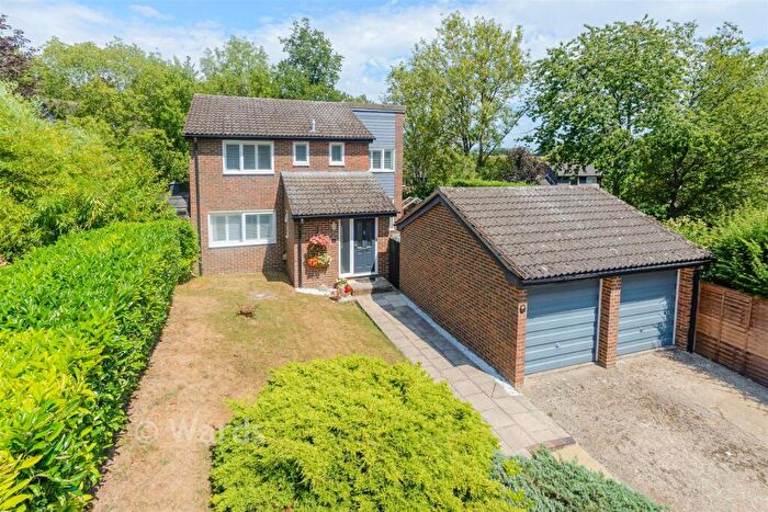 4 Bedroom Detached House For Sale In Redhill Wood, New Ash Green, Kent, DA3