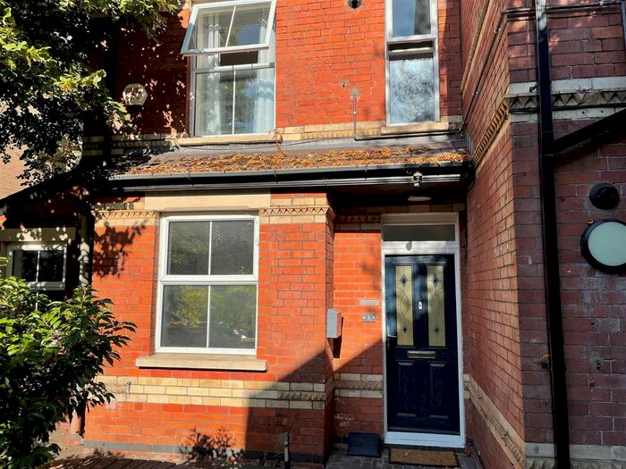 2 Bedroom Flat To Rent In Serpentine Road, Newport, NP20
