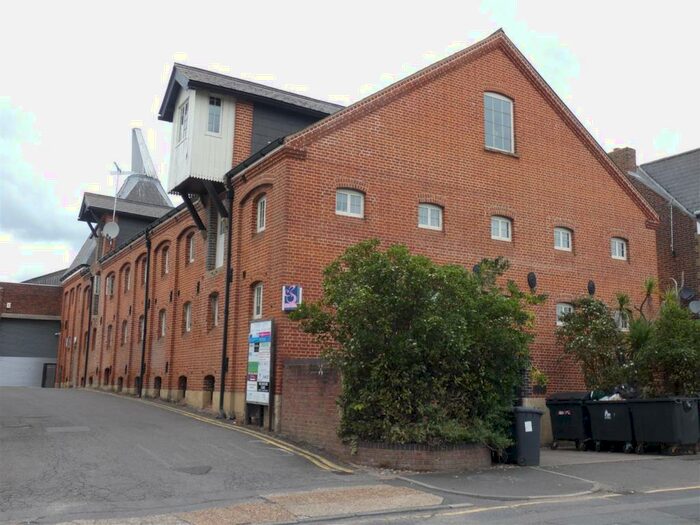 1 Bedroom Flat To Rent In Roper Road, Canterbury, CT2