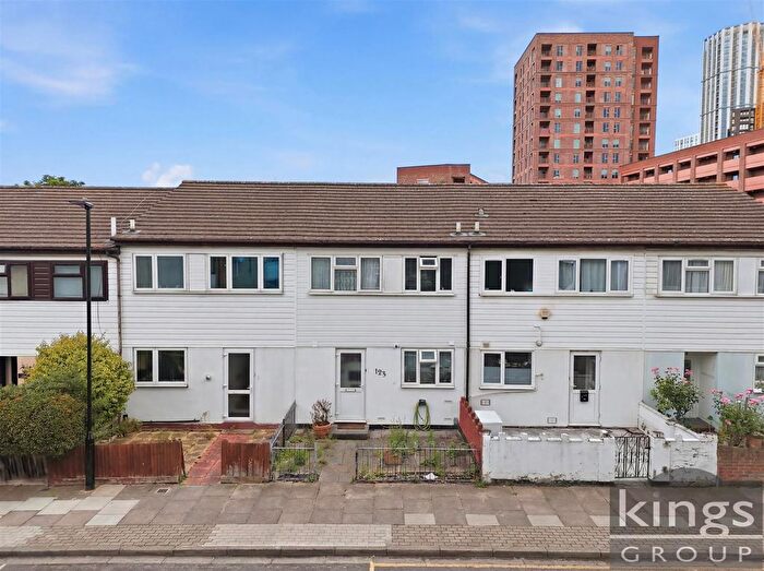 3 Bedroom Property For Sale In Hamilton Close., London, N17