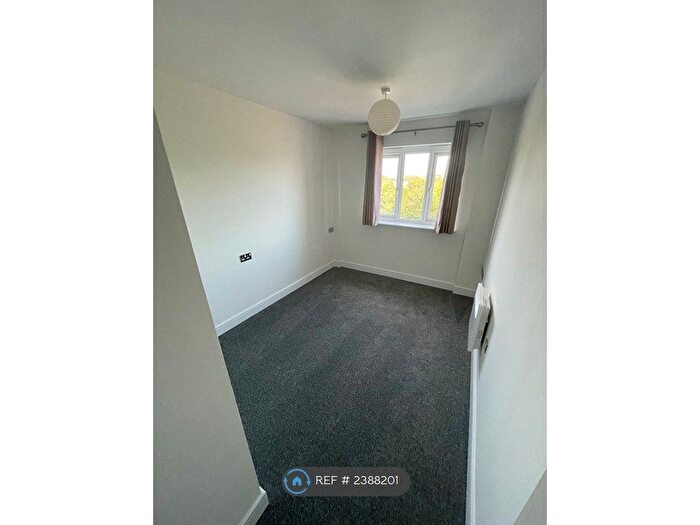 2 Bedroom Flat To Rent In Gisors Road, Southsea, PO4