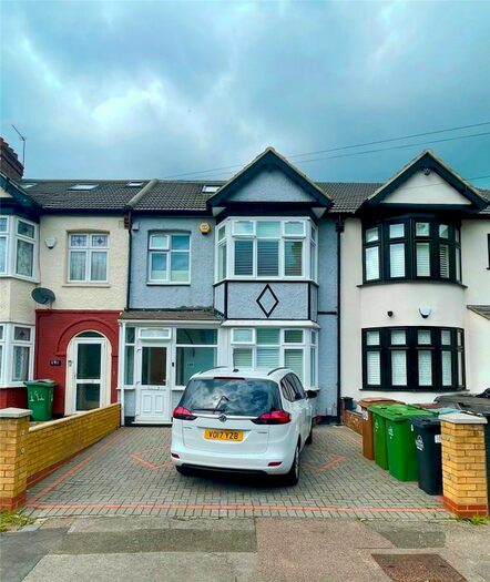 5 Bedroom Detached House To Rent In Sinclair Road, Chingford, London, E4