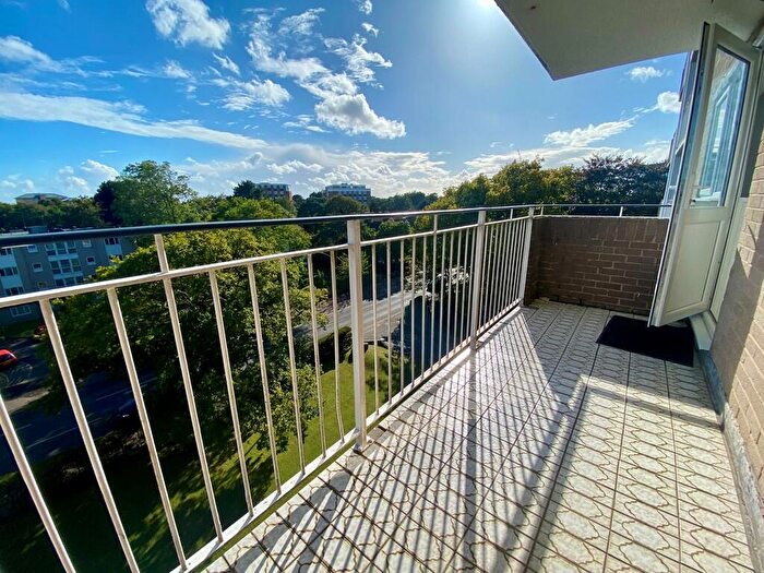 2 Bedroom Flat To Rent In Bourne Pines, Christchurch Road, Bournemouth, BH1