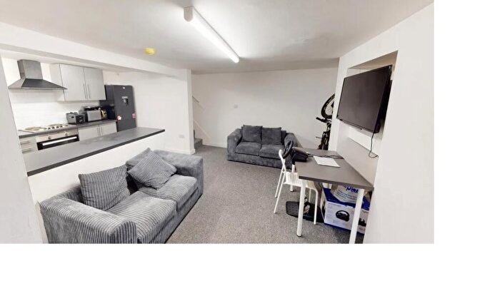 3 Bedroom House To Rent In Talbot Mount, Leeds, LS4