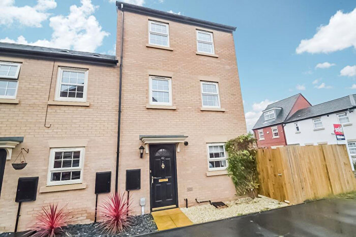 2 Bedroom House To Rent In Boothferry Park Halt, Hull, HU4