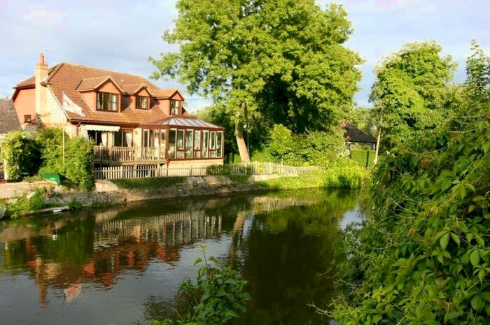 5 Bedroom Detached House To Rent In Ham Island Old Windsor, SL4