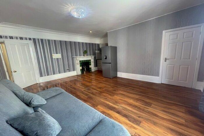 1 Bedroom Flat To Rent In River Street, Truro, TR1