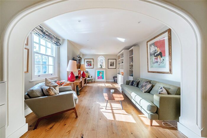 1 Bedroom Flat For Sale In Guildford, Surrey, GU1