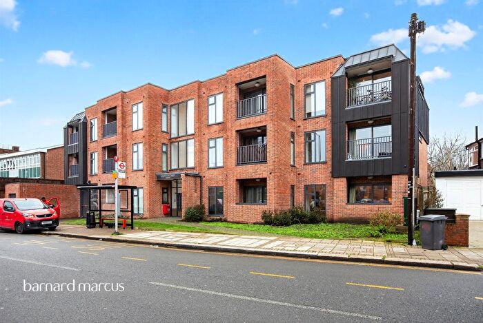 1 Bedroom Flat For Sale In Friern Barnet Lane, London, N20