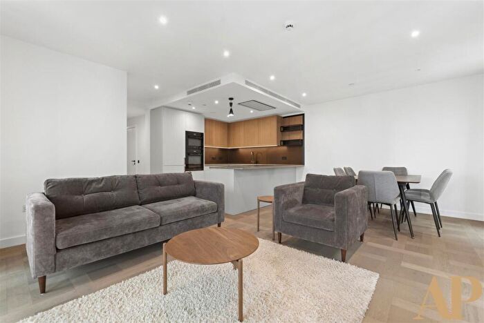 3 Bedroom Apartment To Rent In Boxwood Gardens, London Dock, E1W