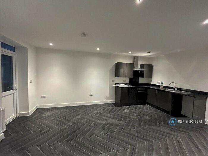 2 Bedroom Flat To Rent In Watson Road, Worksop, S80