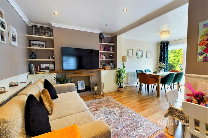 3 Bedroom End Of Terrace House For Sale In Ashby Avenue, Chessington, Surrey., KT9