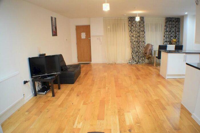 2 Bedroom Flat To Rent In Broadway, Bexleyheath, Kent, DA6