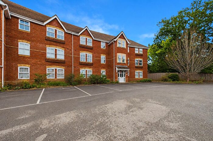 2 Bedroom Flat To Rent In Bevan Gate, Bracknell, Berkshire, RG42