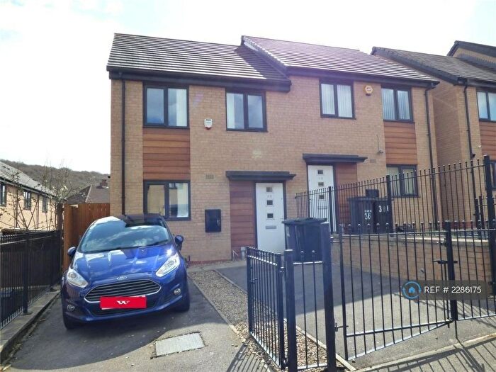 3 Bedroom Semi-Detached House To Rent In Holy Well Drive, Bradford, BD10