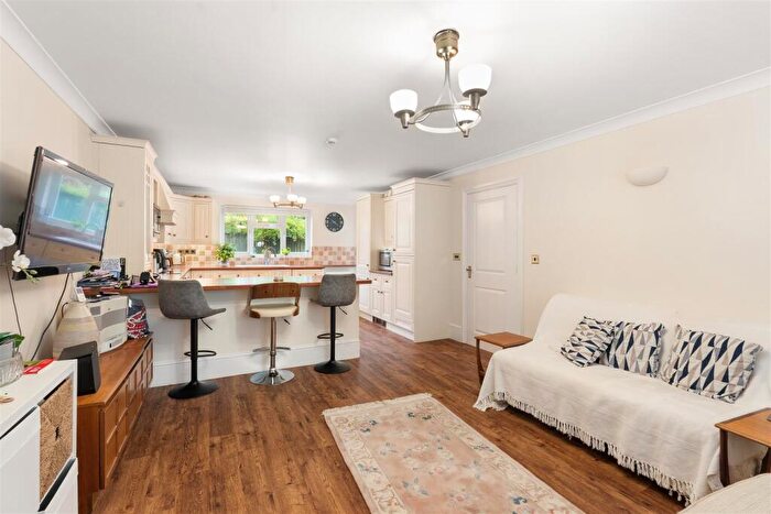 4 Bedroom Detached House For Sale In The Birches, Ampthill Road, Flitwick, MK45