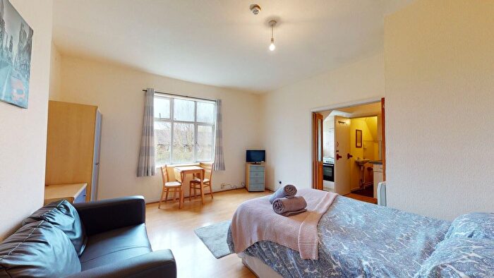 Studio To Rent In Chatsworth Road, Mapesbury, London, NW2