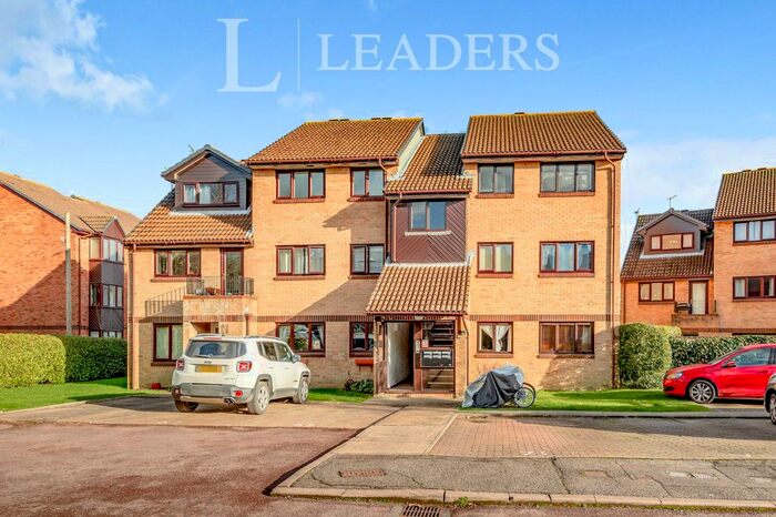 2 Bedroom Flat To Rent In Manor Fields, Horsham RH13