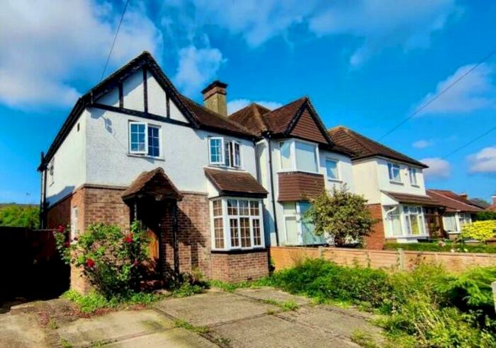 4 Bedroom Detached House To Rent In Beckingham Road, Guildford, GU2